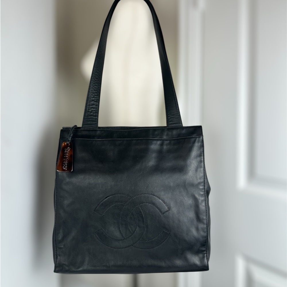 CHANEL CC Black Lambskin Leather Shoulder Shopper Bag Tote with top Zipper - Picture 5 of 13